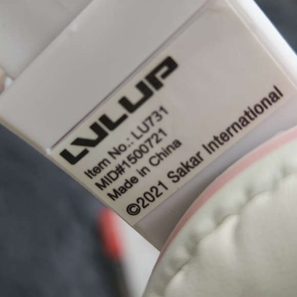 LVLUP Pro Gaming Headset with Foldable Mic - Corded - Picture 4 of 5